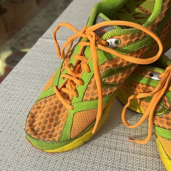 Newton Distance Running Shoes, size 39.5EUR. Or 8.5 US RUNS A LITTLE BIG - Picture 5 of 9